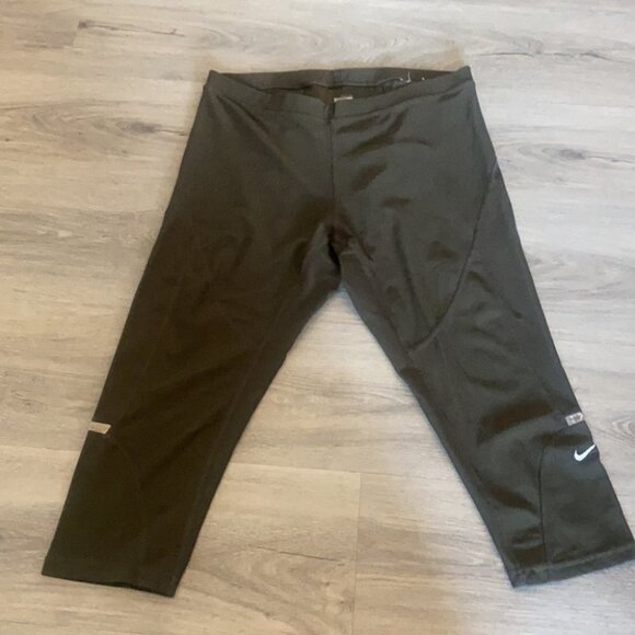 Nike Dri fit capri athletic leggings size medium - Picture 2 of 8
